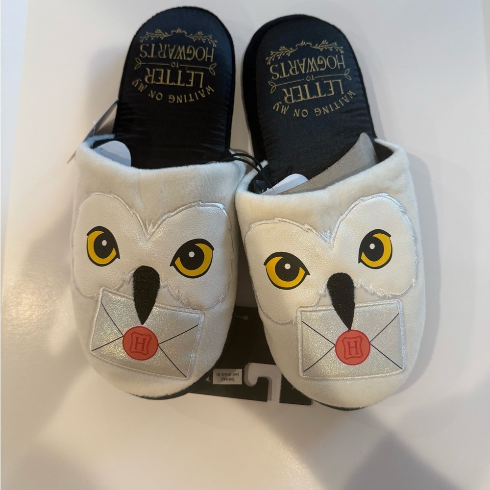 NWT Harry Potter Hedwig Plush Slippers Unisex Slip On Women 6-9 Men 5-8 - Picture 1 of 6